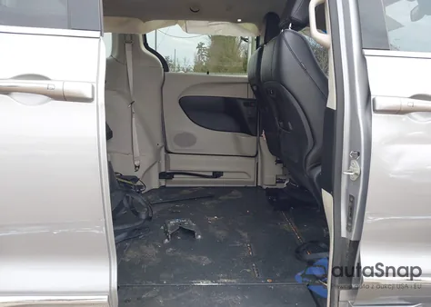 2018 Chrysler Pacifica Limited z USA, uszkodzony, nr VIN 2C4RC1GG8JR182884